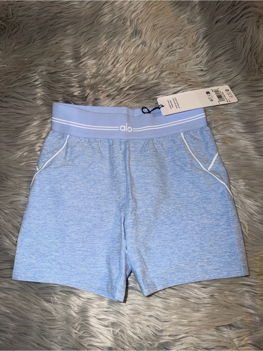 Alo heartthrob shorts